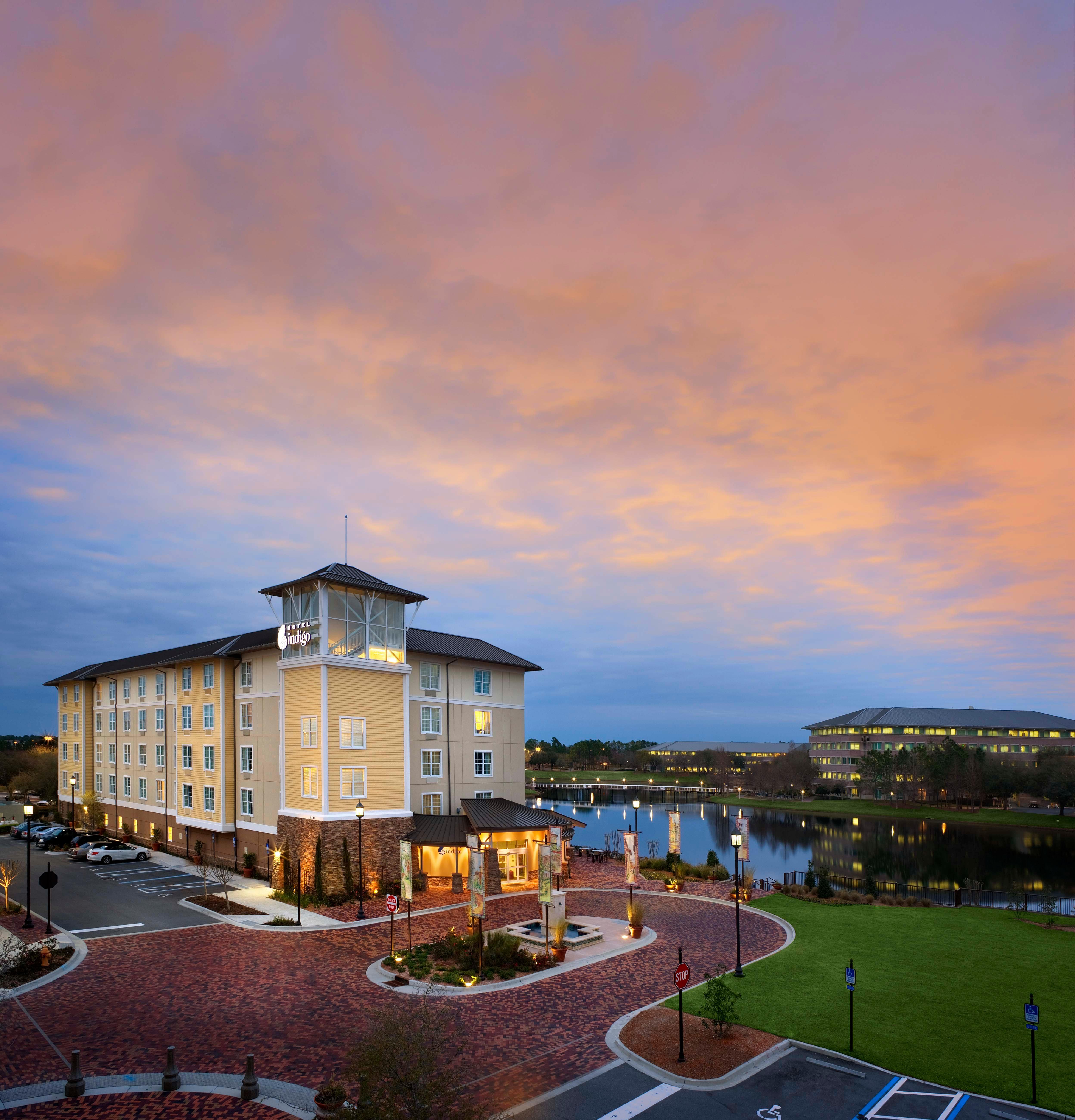 Hotel Indigo Jacksonville-Deerwood Park By Ihg Bagian luar foto