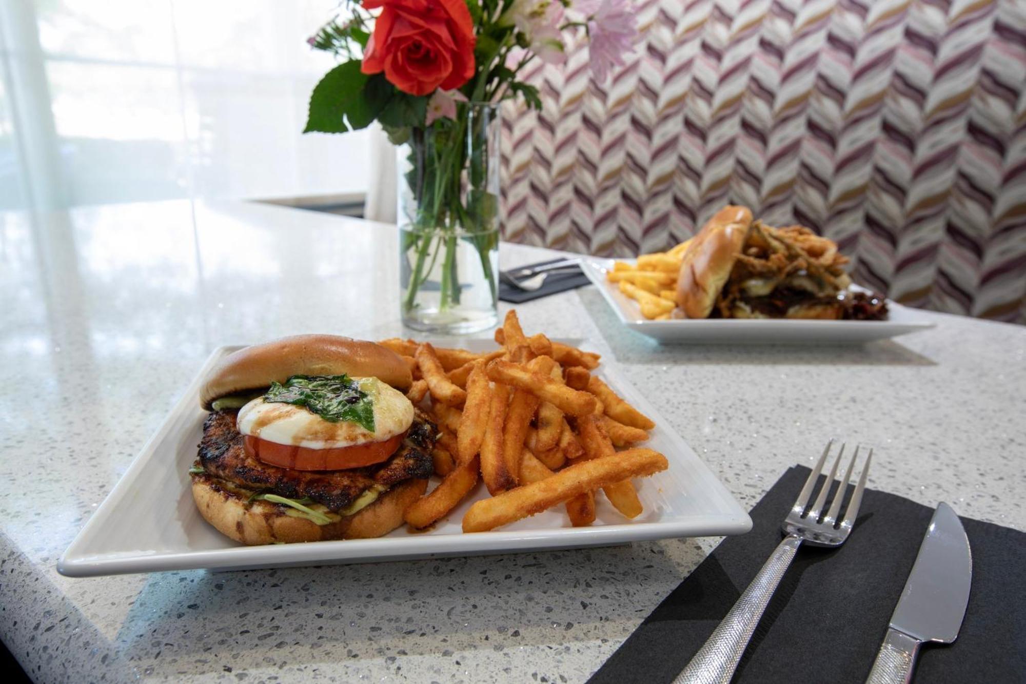 Hotel Indigo Jacksonville-Deerwood Park By Ihg Bagian luar foto