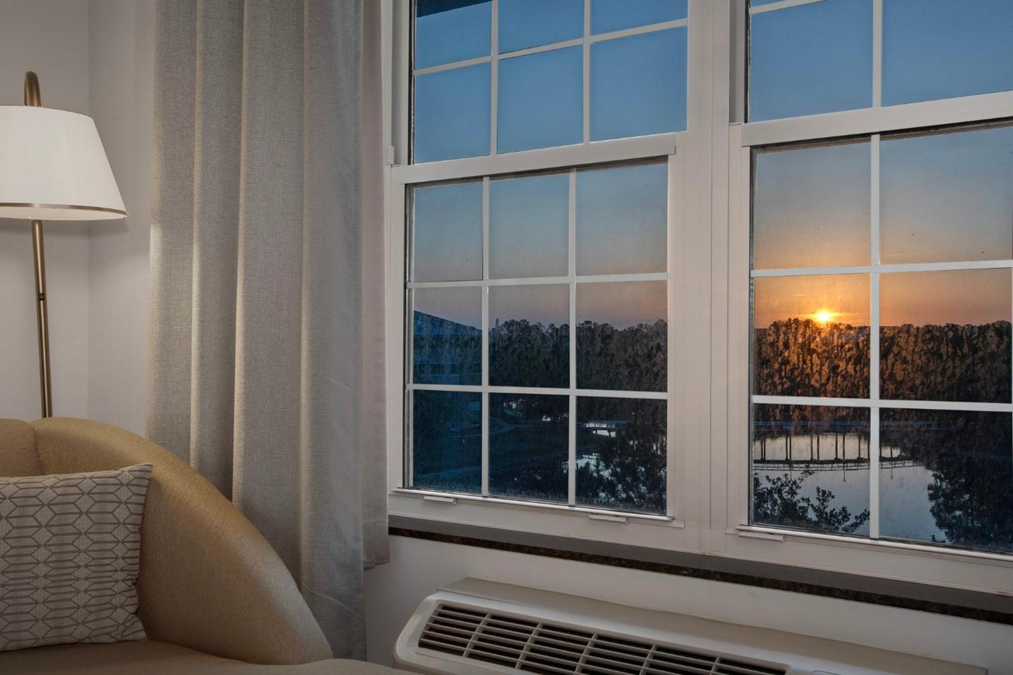 Hotel Indigo Jacksonville-Deerwood Park By Ihg Bagian luar foto